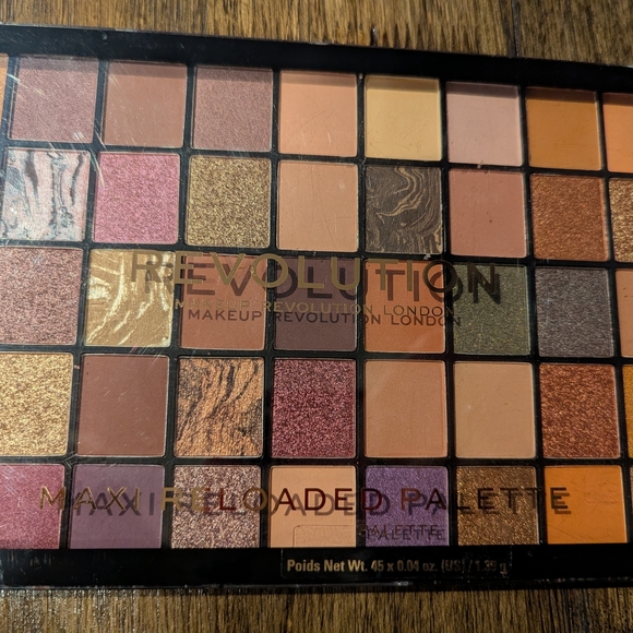 NIP Revolution Maxi Reloaded Eyeshadow Palette - Multi-Color - Picture 2 of 3